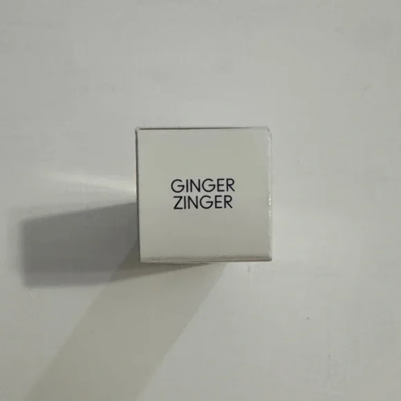 MAC Lipglass BLOW - Picture 3 of 3